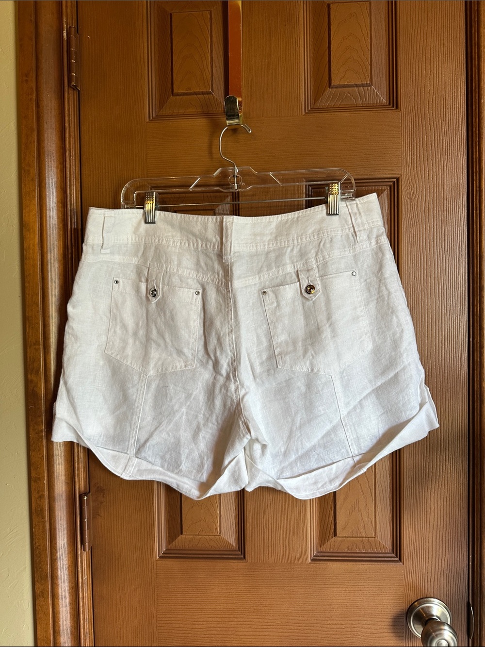 Women’s INC Cuffed White Linen Shorts With Jewel Embellishments, size 14 - Picture 5 of 6